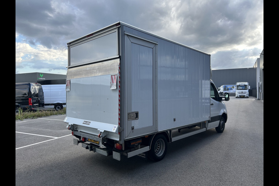 Mercedes-Benz Sprinter 516 CDI Bakwagen / Laadklep / Trekhaak / Zijdeur / Dak spoiler / Cruise control / Airco