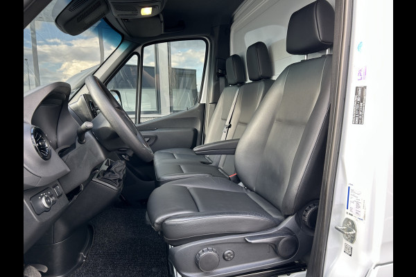 Mercedes-Benz Sprinter 516 CDI Bakwagen / Laadklep / Trekhaak / Zijdeur / Dak spoiler / Cruise control / Airco