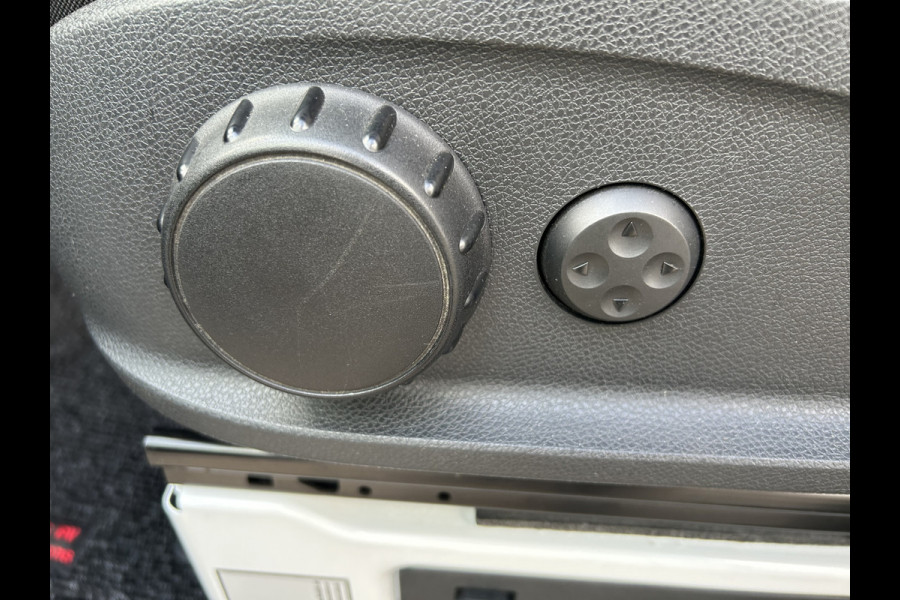 Mercedes-Benz Sprinter 516 CDI Bakwagen / Laadklep / Trekhaak / Zijdeur / Dak spoiler / Cruise control / Airco