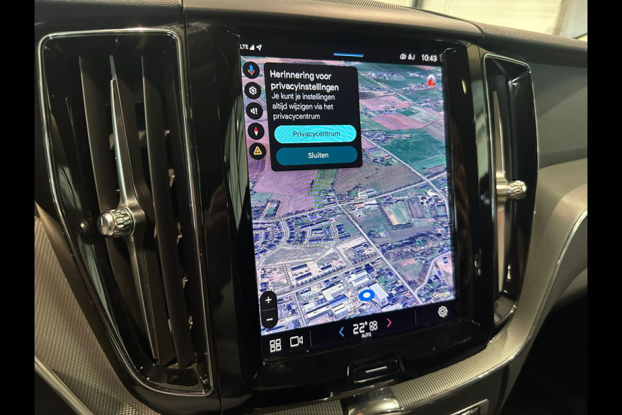 Volvo XC60 T6 Aut. Long Range Plus Dark Trekhaak Leder Parkeercamera 350pk