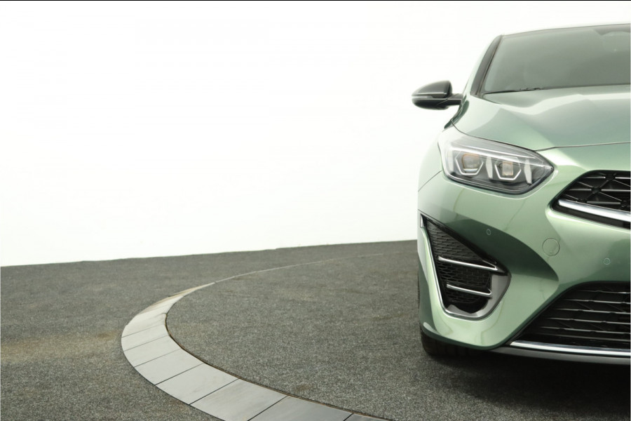 Kia ProCeed 1.5 T-GDi GT-PlusLine Apple Carplay/Android Auto - Cruise Control Adaptief - Dodehoekdetectie - Navigatie - Stoel/Stuur Verwarming - Fabrieksgarantie tot 07-2031
