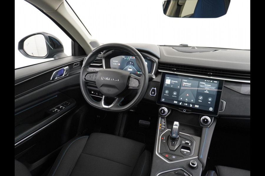 Lynk & Co 01 1.5 VAN: 24.900,- VOOR 21.877,- UW HERFSTVOORDEEL: 3.023,- PHEV PLUG-IN HYBRIDE | COMPLETE AUTO | ELEKTRISCH PANORAMADAK | FULL OPTIONS | LYNK & CO GARANTIE T/M 12-2026 | RIJKLAAR GELEVERD | BTW VERREKENBAAR |
