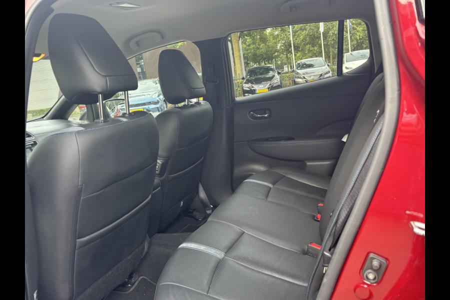 Nissan Leaf Tekna 40 kWh VAN: 14.900,- VOOR: 12.877,- UW HERFSTVOORDEEL: 2.023,- | Origineel NL Auto | 360° Camera | Stoel- & Stuurverwarming | Rijklaar met 12 mnd BOVAG Garantie!