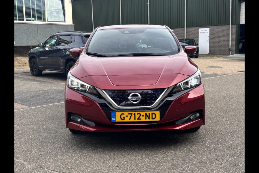 Nissan Leaf Tekna 40 kWh VAN: 14.900,- VOOR: 12.877,- UW HERFSTVOORDEEL: 2.023,- | Origineel NL Auto | 360° Camera | Stoel- & Stuurverwarming | Rijklaar met 12 mnd BOVAG Garantie!