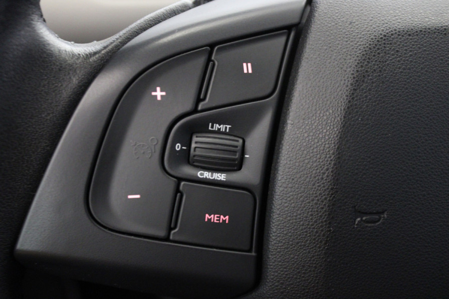 Citroën C4 Cactus 1.2 PureTech Feel |Pano|Camera|