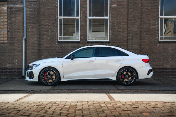 Audi RS3 Limousine 2.5 TFSI RS 3 quattro Panoramadak B&O HUD ACC Hulk Edition