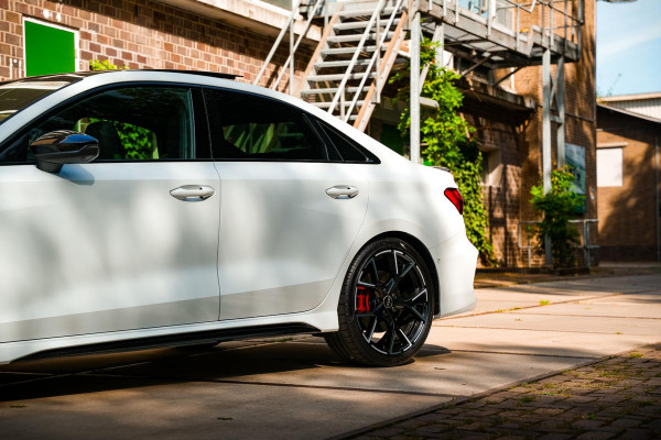 Audi RS3 Limousine 2.5 TFSI RS 3 quattro Panoramadak B&O HUD ACC Hulk Edition