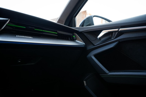 Audi RS3 Limousine 2.5 TFSI RS 3 quattro Panoramadak B&O HUD ACC Hulk Edition