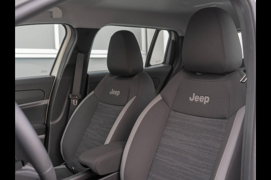 Jeep Avenger Longitude Business Pack 54 kWh | WINTER PACK | CARPLAY | E.C.C.