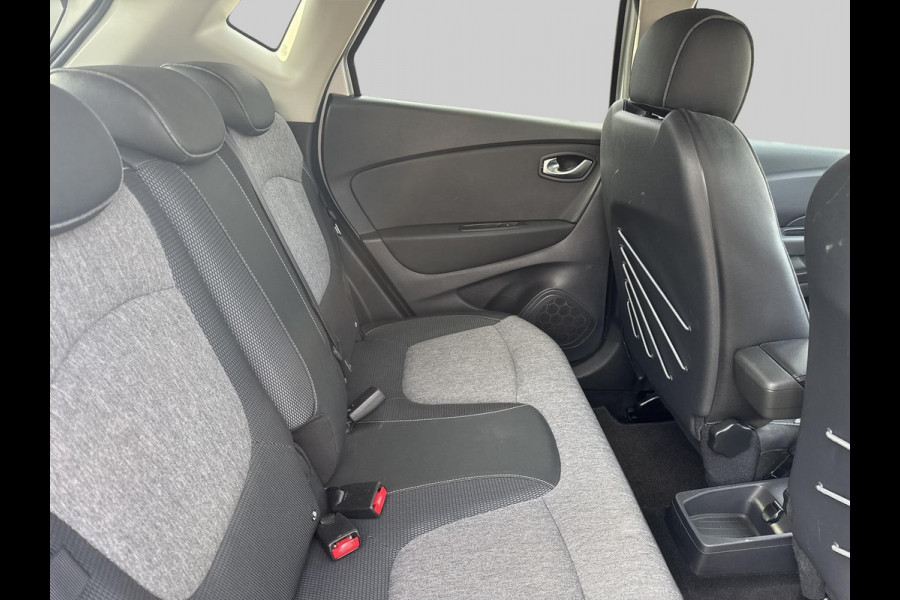 Renault Captur 1.2 TCe Intens | automaat | zwart dak | navigatie | trekhaak