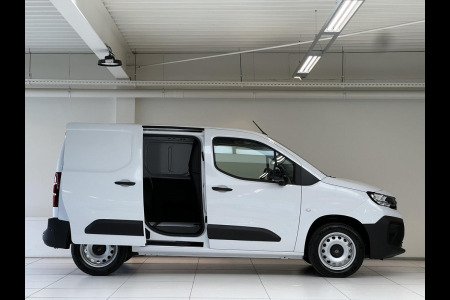 Peugeot Partner L1 100 Pk. | 2,9% rente | navi incl. Apple Carplay | camera | digitale binnenspiegel | dodehoek detectie | parkeersensoren | 3-zitter | rijklaarprijs