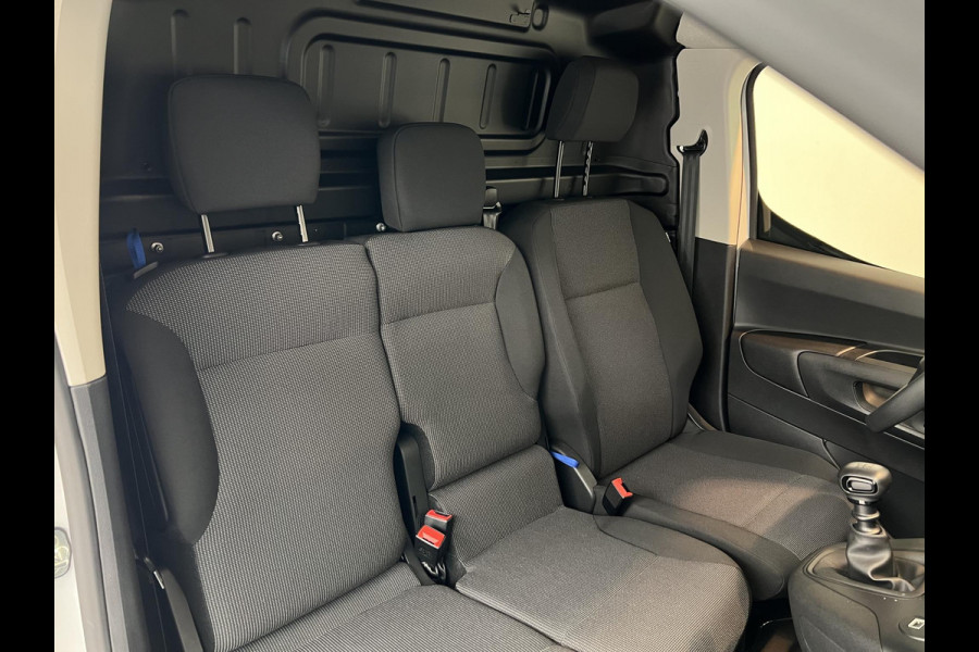 Peugeot Partner L1 100 Pk. | 2,9% rente | navi incl. Apple Carplay | camera | digitale binnenspiegel | dodehoek detectie | parkeersensoren | 3-zitter | rijklaarprijs