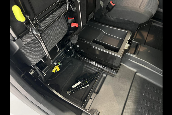 Peugeot Partner L1 100 Pk. | 2,9% rente | navi incl. Apple Carplay | camera | digitale binnenspiegel | dodehoek detectie | parkeersensoren | 3-zitter | rijklaarprijs