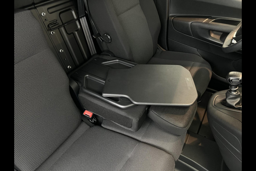 Peugeot Partner L1 100 Pk. | 2,9% rente | navi incl. Apple Carplay | camera | digitale binnenspiegel | dodehoek detectie | parkeersensoren | 3-zitter | rijklaarprijs