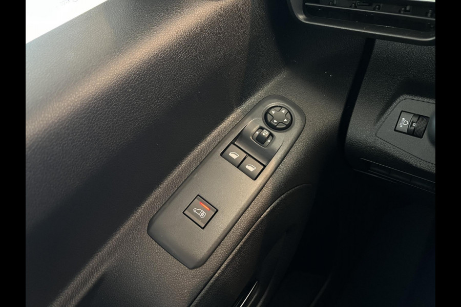 Peugeot Partner L1 100 Pk. | 2,9% rente | navi incl. Apple Carplay | camera | digitale binnenspiegel | dodehoek detectie | parkeersensoren | 3-zitter | rijklaarprijs