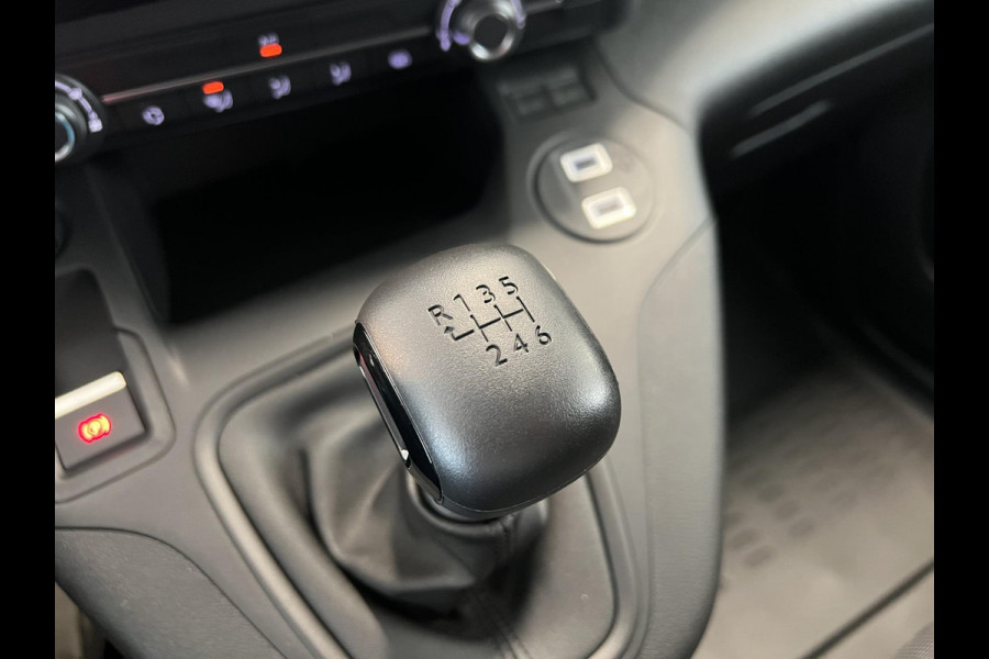 Peugeot Partner L1 100 Pk. | 2,9% rente | navi incl. Apple Carplay | camera | digitale binnenspiegel | dodehoek detectie | parkeersensoren | 3-zitter | rijklaarprijs