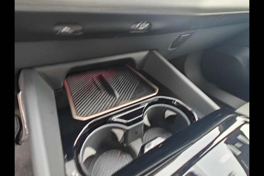 BMW 5 Serie 520i Sedan G60 Automaat | BMW Individual | M Sport Pro | 2025 | Panoramadak | Harman Kardon | Frozen Portimao Blau