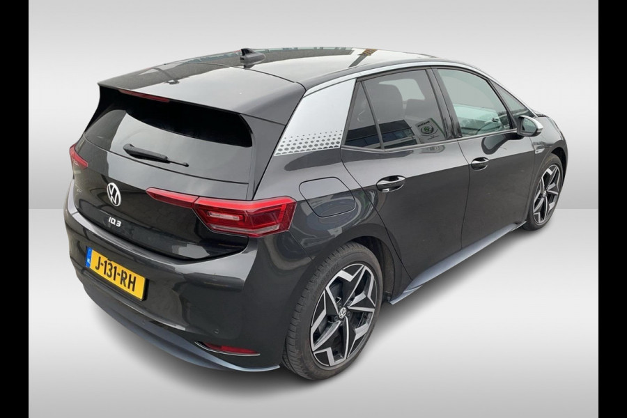 Volkswagen ID.3 First Plus 58 kWh / Camera / Keyless / Matrix LED / Interieurvoorverwarming / 19'' / DAB / 19'' / Navigatie / ACC