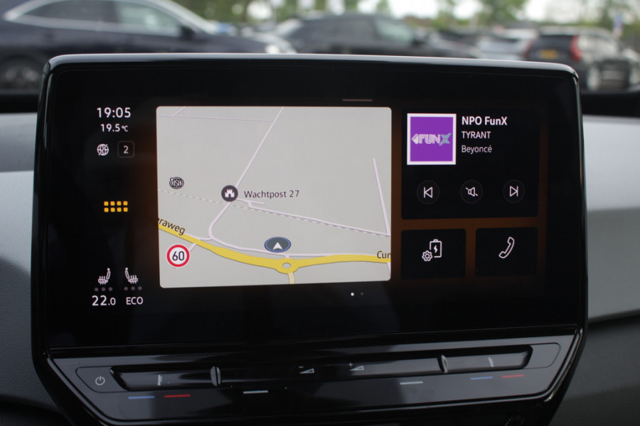 Volkswagen ID.3 First Plus 58 kWh / Camera / Keyless / Matrix LED / Interieurvoorverwarming / 19'' / DAB / 19'' / Navigatie / ACC