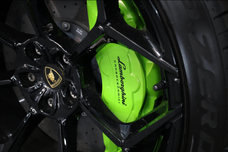 Lamborghini Urus 4.0 V8 S 668+PK BTW/PPF/AKRAPOVIC/KERAMISCH/B&O/PANO/ACHTERAS.B/LEDER+MASSAGE/23"/CAM/ACC/ECC/FABRIEKSGARANTIE!
