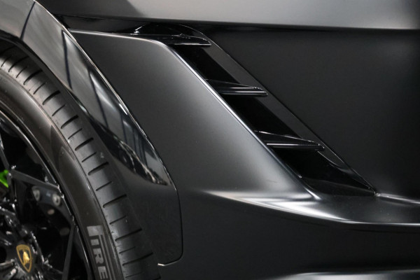 Lamborghini Urus 4.0 V8 S 668+PK BTW/PPF/AKRAPOVIC/KERAMISCH/B&O/PANO/ACHTERAS.B/LEDER+MASSAGE/23"/CAM/ACC/ECC/FABRIEKSGARANTIE!