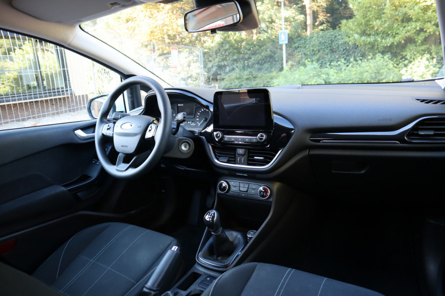 Ford Fiesta 1.1 | Navi | Carplay | Parkeersensoren | Cruise control |