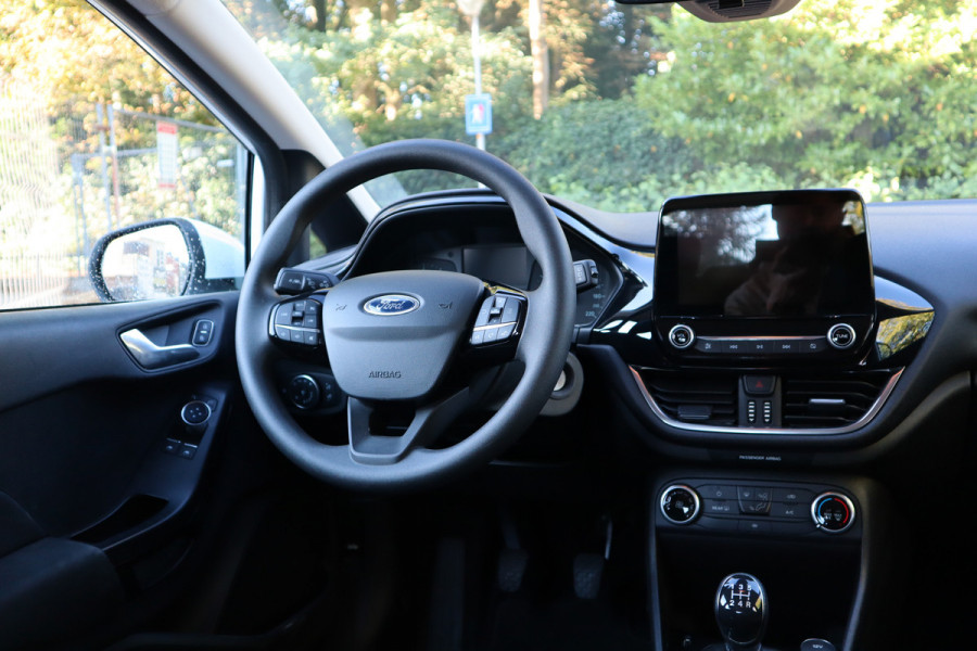 Ford Fiesta 1.1 | Navi | Carplay | Parkeersensoren | Cruise control |