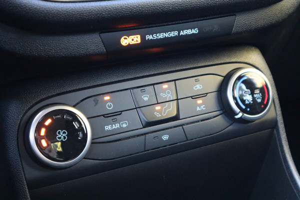 Ford Fiesta 1.1 | Navi | Carplay | Parkeersensoren | Cruise control |