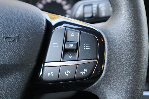 Ford Fiesta 1.1 | Navi | Carplay | Parkeersensoren | Cruise control |