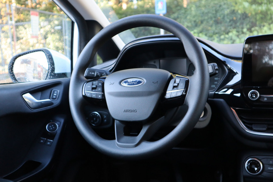 Ford Fiesta 1.1 | Navi | Carplay | Parkeersensoren | Cruise control |