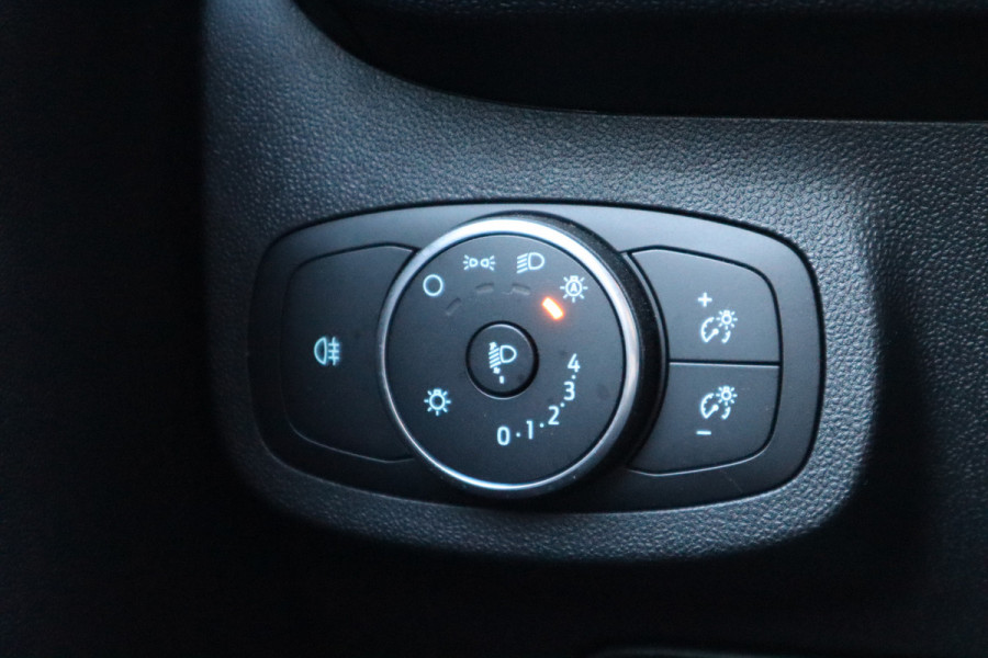 Ford Fiesta 1.1 | Navi | Carplay | Parkeersensoren | Cruise control |