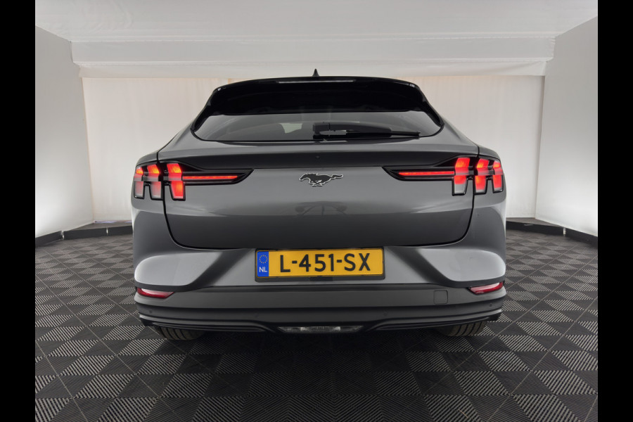 Ford Mustang Mach-E RWD 75 kWh [ 3-Fase ] {SOH-94%} (INCL-BTW) *PANO | LUXURY-LEATHER | ADAPTIVE-CRUISE | BANG&OLUFSEN | MEMORY-PACK | TOP-VIEW | FULL-LED | BLIND-SPOT | DAB+ | DIGI-COCKPIT | KEYLESS | NAVI-FULLMAP | CARPLAY | COMFORT-SEATS |
