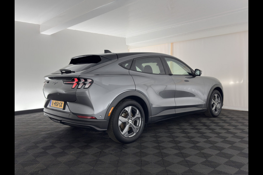 Ford Mustang Mach-E RWD 75 kWh [ 3-Fase ] {SOH-94%} (INCL-BTW) *PANO | LUXURY-LEATHER | ADAPTIVE-CRUISE | BANG&OLUFSEN | MEMORY-PACK | TOP-VIEW | FULL-LED | BLIND-SPOT | DAB+ | DIGI-COCKPIT | KEYLESS | NAVI-FULLMAP | CARPLAY | COMFORT-SEATS |