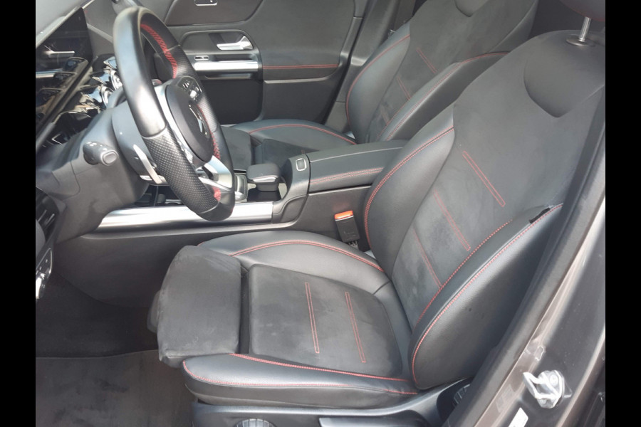 Mercedes-Benz GLA 250 4MATIC AMG Line