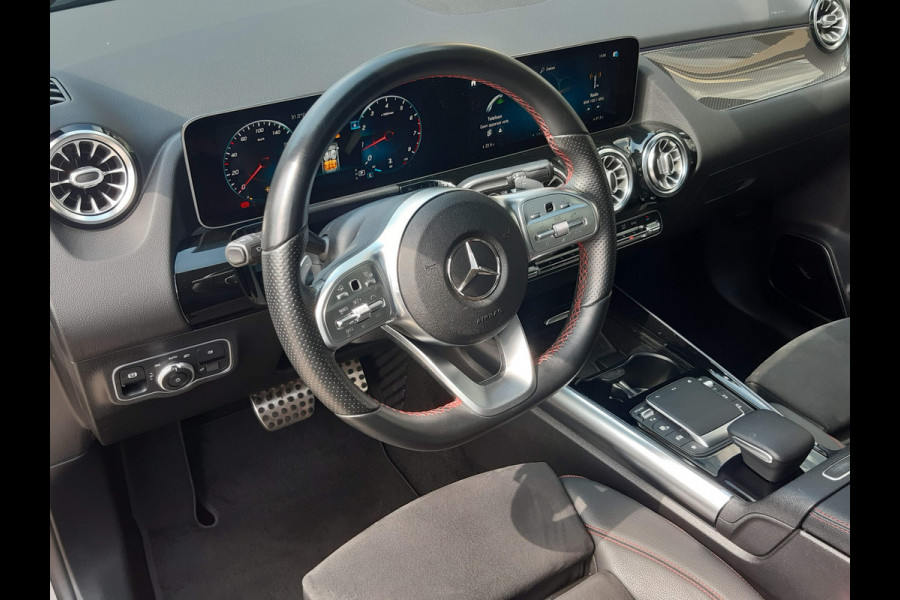 Mercedes-Benz GLA 250 4MATIC AMG Line