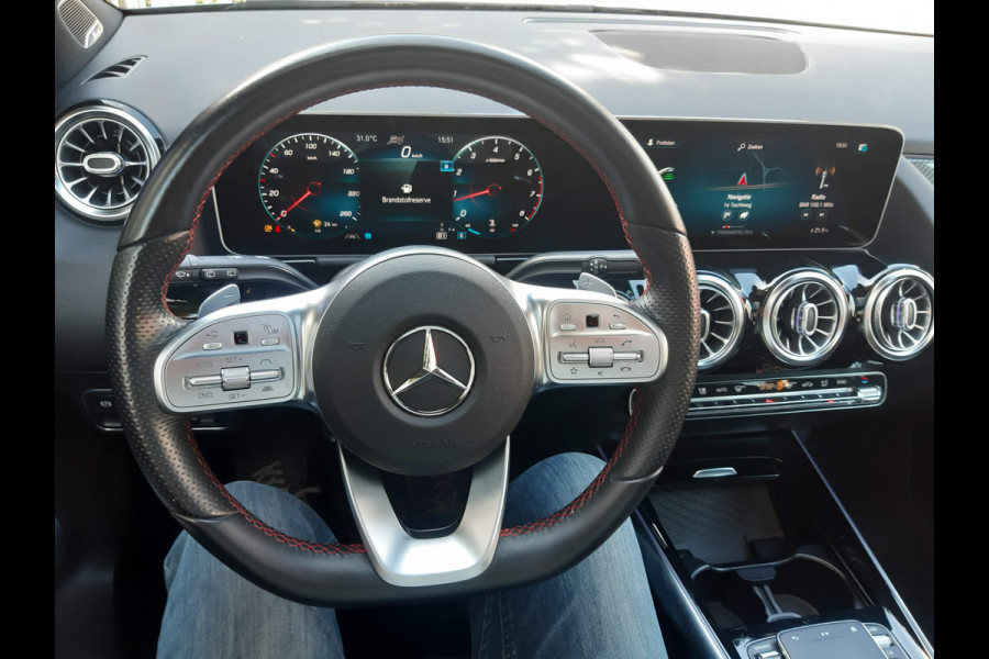 Mercedes-Benz GLA 250 4MATIC AMG Line