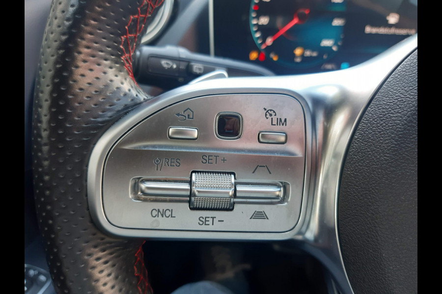 Mercedes-Benz GLA 250 4MATIC AMG Line