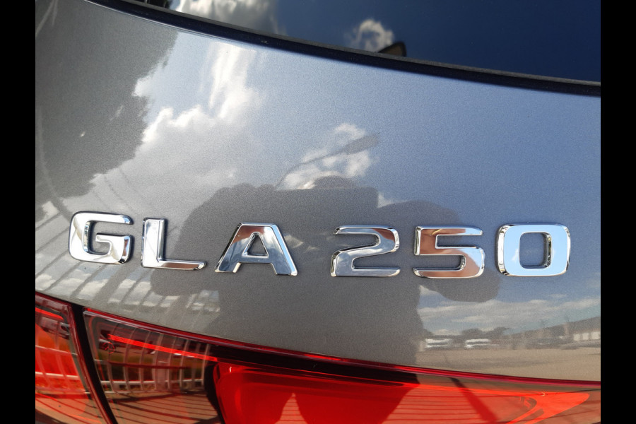 Mercedes-Benz GLA 250 4MATIC AMG Line