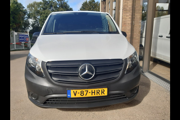 Mercedes-Benz eVito 112 - 66 kWh 290Km Range - Navi - Achteruitrijcamera Mercedes-Benz eVito 112 - 66 kWh 290Km Range - Navi - Achteruitrijcamera