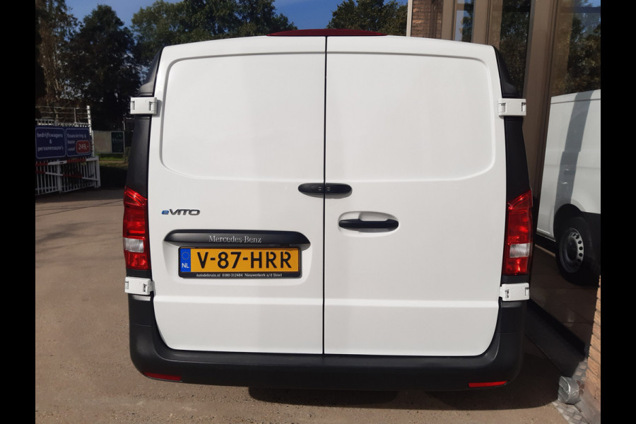Mercedes-Benz eVito 112 - 66 kWh 290Km Range - Navi - Achteruitrijcamera Mercedes-Benz eVito 112 - 66 kWh 290Km Range - Navi - Achteruitrijcamera