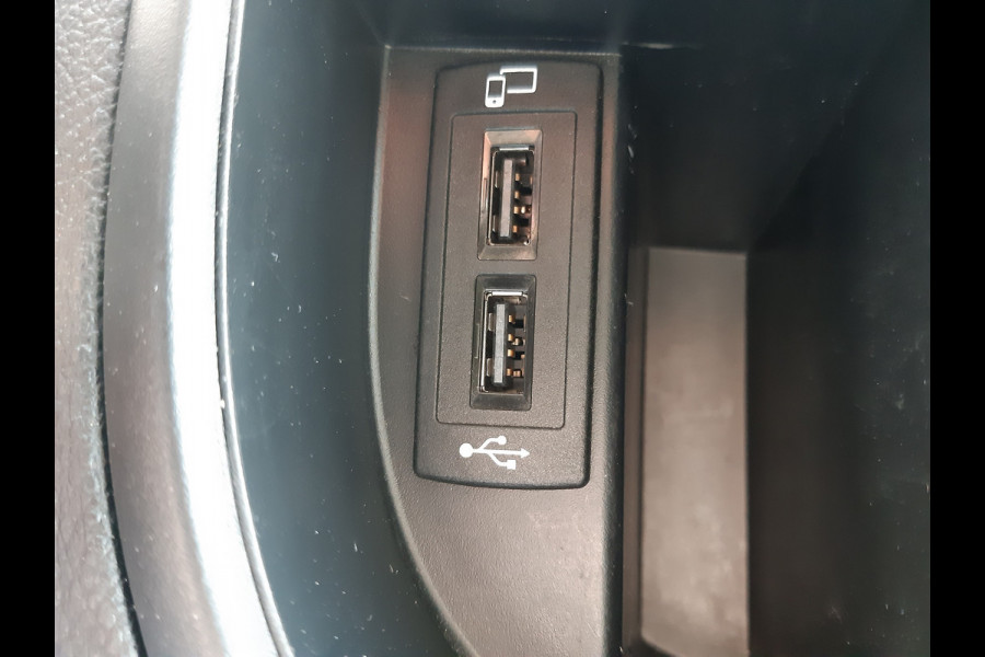 Mercedes-Benz eVito 112 - 66 kWh 290Km Range - Navi - Achteruitrijcamera Mercedes-Benz eVito 112 - 66 kWh 290Km Range - Navi - Achteruitrijcamera