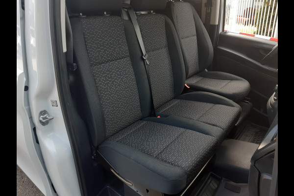 Mercedes-Benz eVito 112 - 66 kWh 290Km Range - Navi - Achteruitrijcamera Mercedes-Benz eVito 112 - 66 kWh 290Km Range - Navi - Achteruitrijcamera