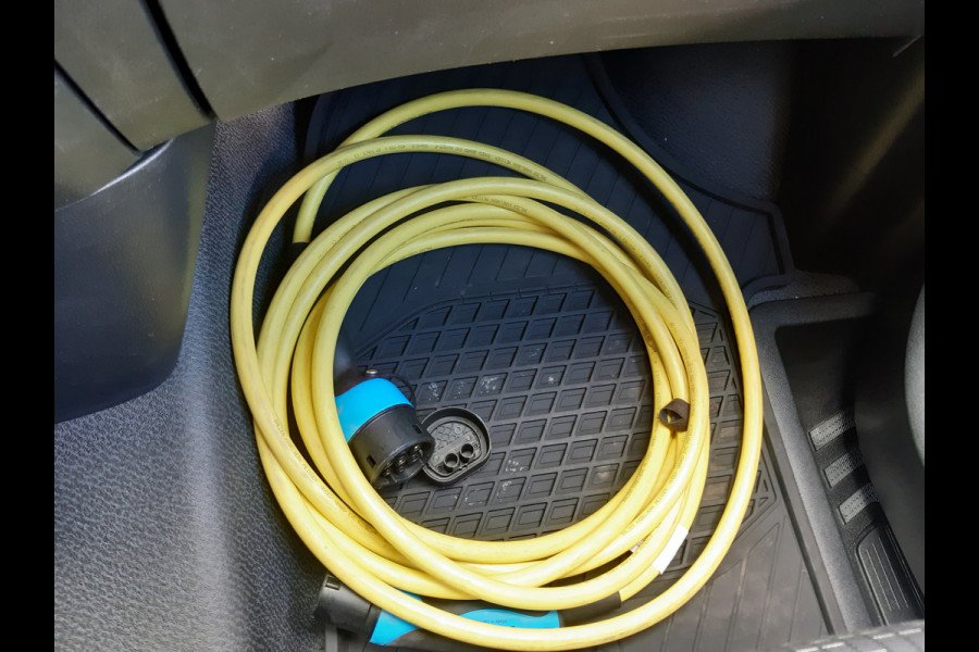 Mercedes-Benz eVito 112 - 66 kWh 290Km Range - Navi - Achteruitrijcamera Mercedes-Benz eVito 112 - 66 kWh 290Km Range - Navi - Achteruitrijcamera