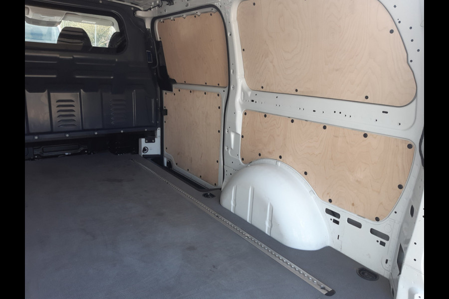 Mercedes-Benz eVito 112 - 66 kWh 290Km Range - Navi - Achteruitrijcamera Mercedes-Benz eVito 112 - 66 kWh 290Km Range - Navi - Achteruitrijcamera