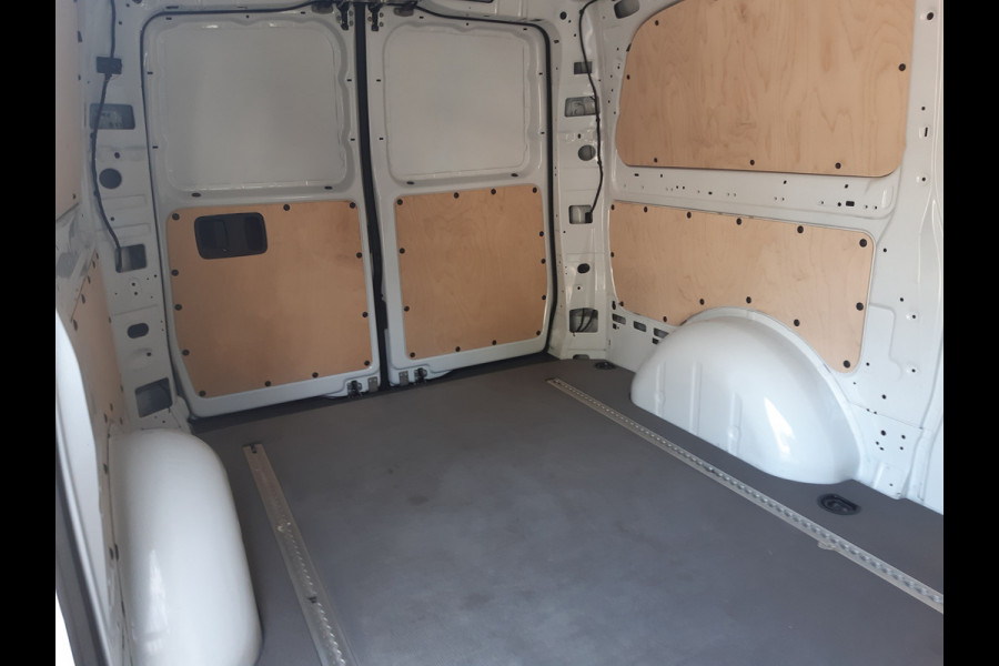 Mercedes-Benz eVito 112 - 66 kWh 290Km Range - Navi - Achteruitrijcamera Mercedes-Benz eVito 112 - 66 kWh 290Km Range - Navi - Achteruitrijcamera