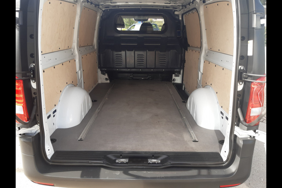 Mercedes-Benz eVito 112 - 66 kWh 290Km Range - Navi - Achteruitrijcamera Mercedes-Benz eVito 112 - 66 kWh 290Km Range - Navi - Achteruitrijcamera