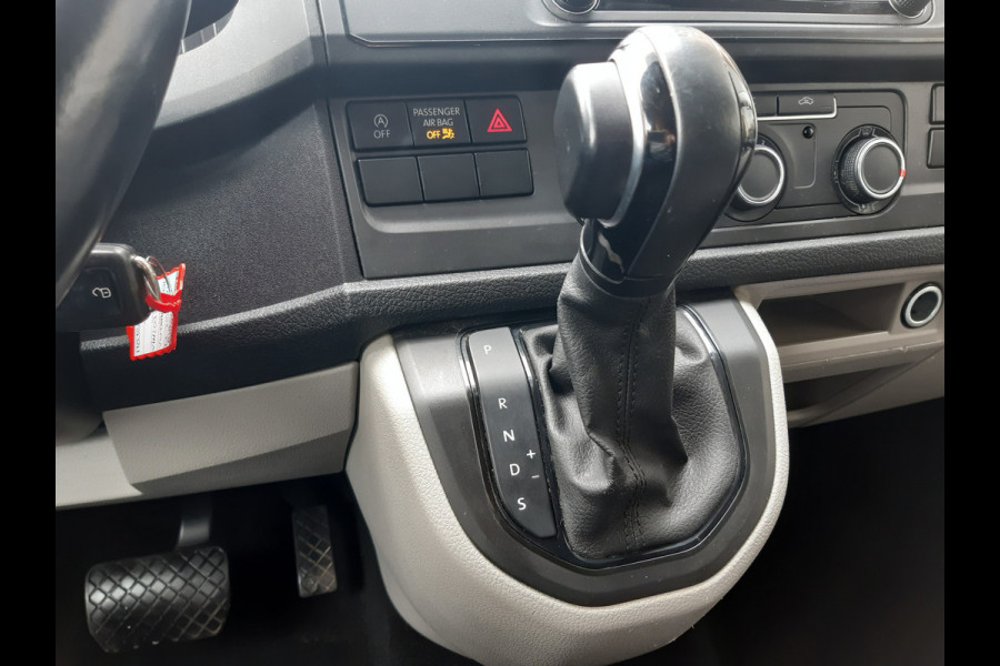 Volkswagen Transporter 2.0 TDI Autm. Airco ,L2 , Cruise Control , Navi ,Achterdeuren 110Kw/150Pk