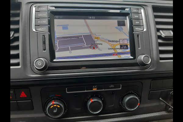 Volkswagen Transporter 2.0 TDI Autm. Airco ,L2 , Cruise Control , Navi ,Achterdeuren 110Kw/150Pk