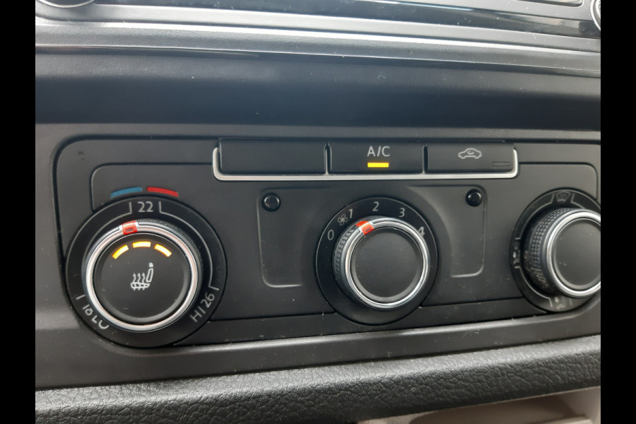 Volkswagen Transporter 2.0 TDI Autm. Airco ,L2 , Cruise Control , Navi ,Achterdeuren 110Kw/150Pk