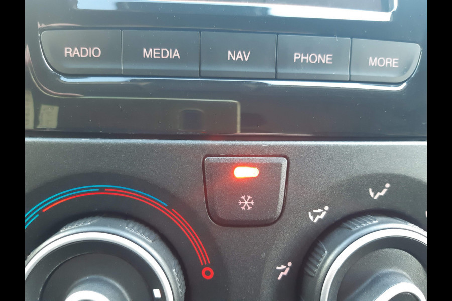 Peugeot Boxer 2.2 BlueHDi 140 Pk L2/H2 Airco Cruise Control Navigatie